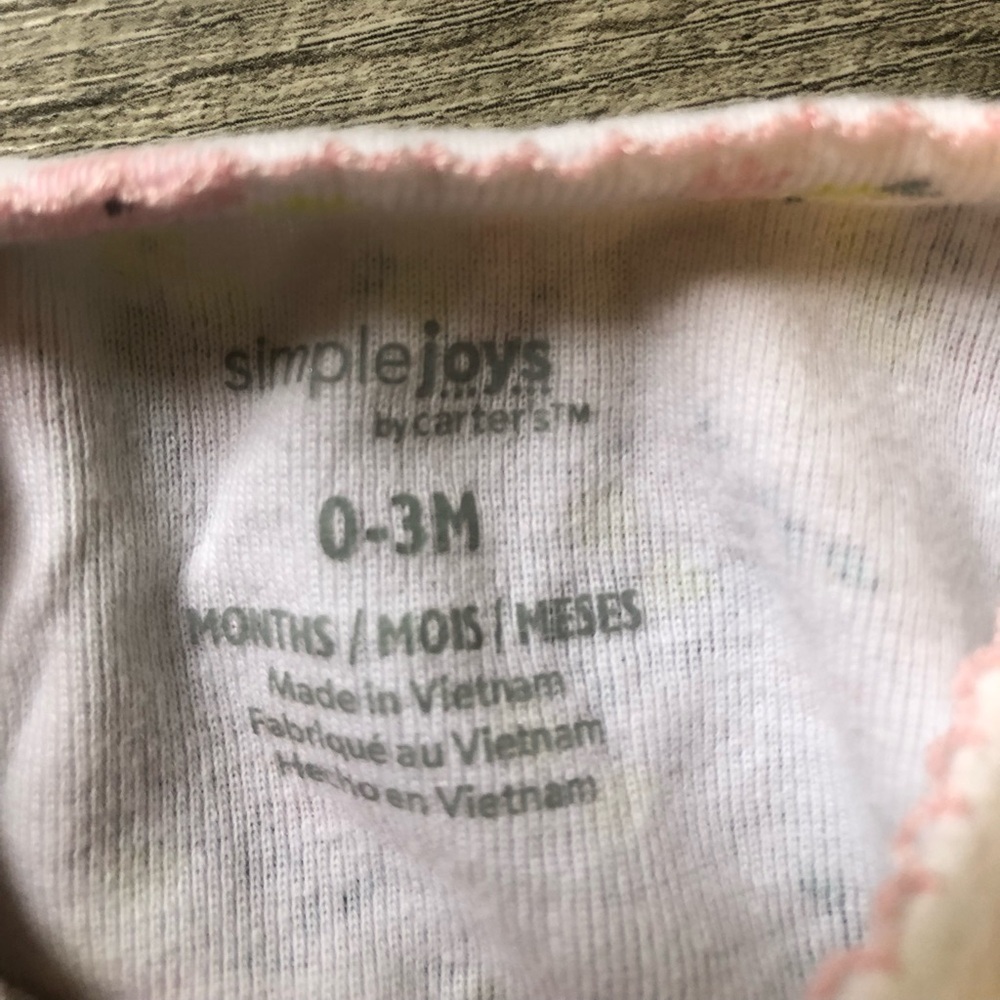 Baby Girl Lot Clothing Set in Pink, Flowers, Strawberries rompers and sleepers - Picture 10 of 14